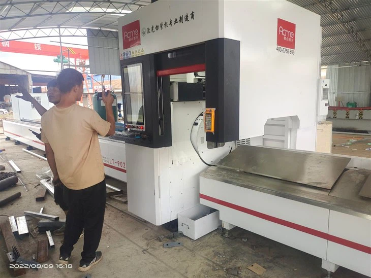 3000W Pipe Laser Cutter